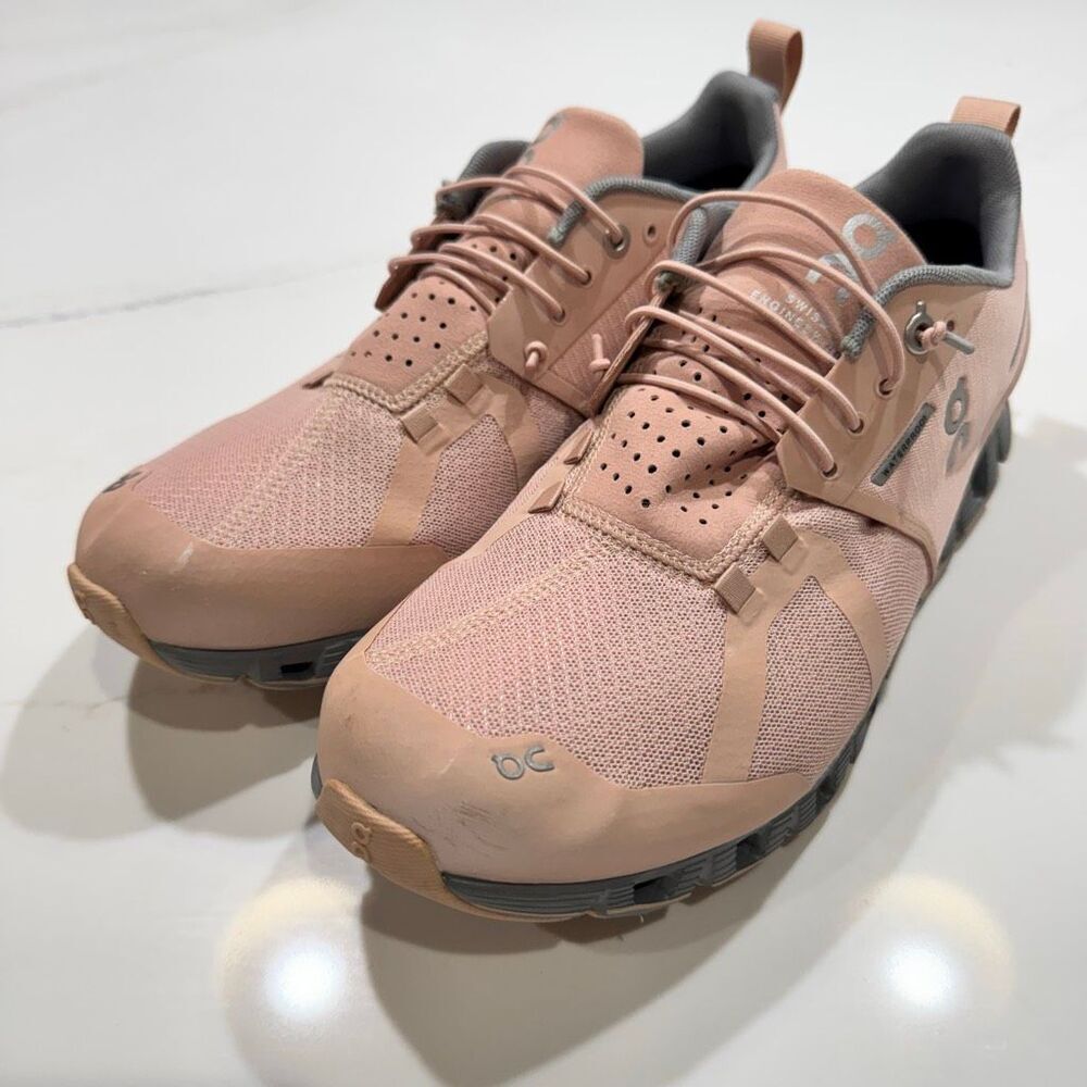 ON Cloud 5 Waterproof Running Shoes. Size 9.5. Color:Rose Fossil